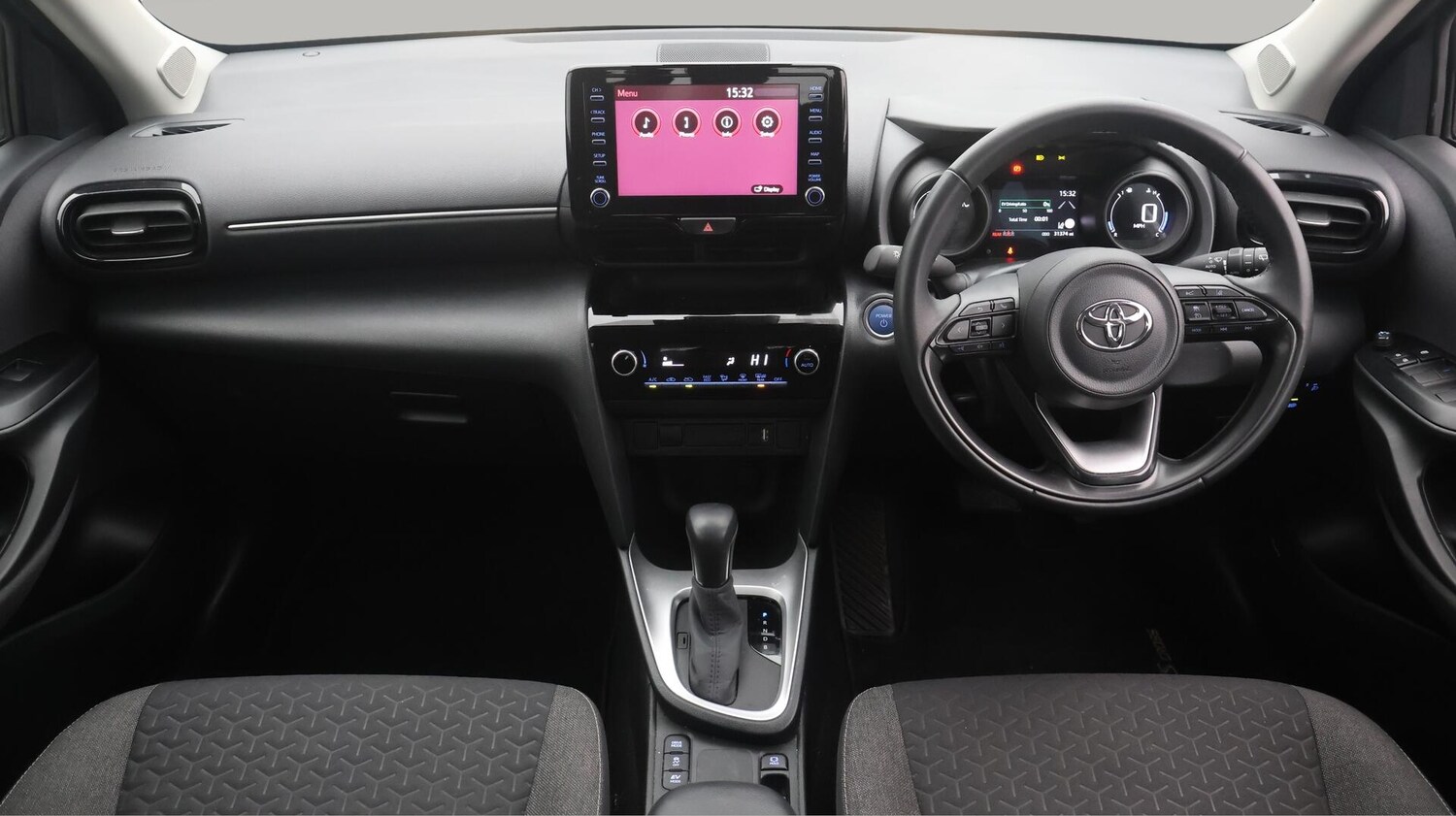Used Toyota Yaris Cross 2024 for sale - 76389117: Photo 14