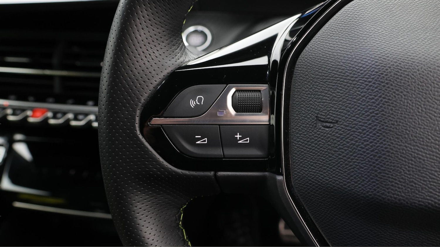 Used Peugeot 2008 2022 for sale - 76537727: Photo 26