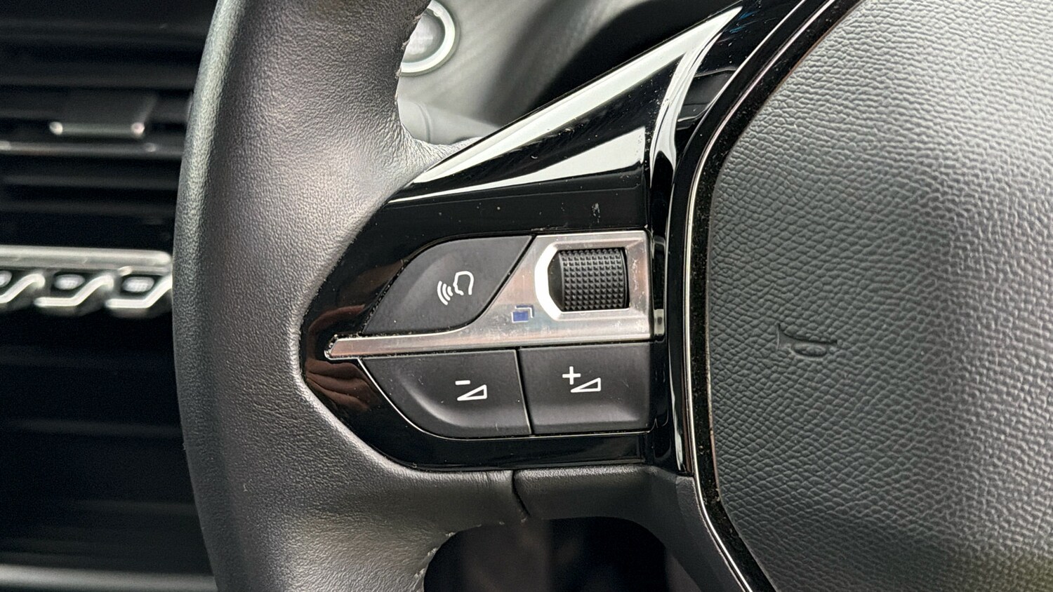 Used Peugeot 2008 2021 for sale - 78150778: Photo 15