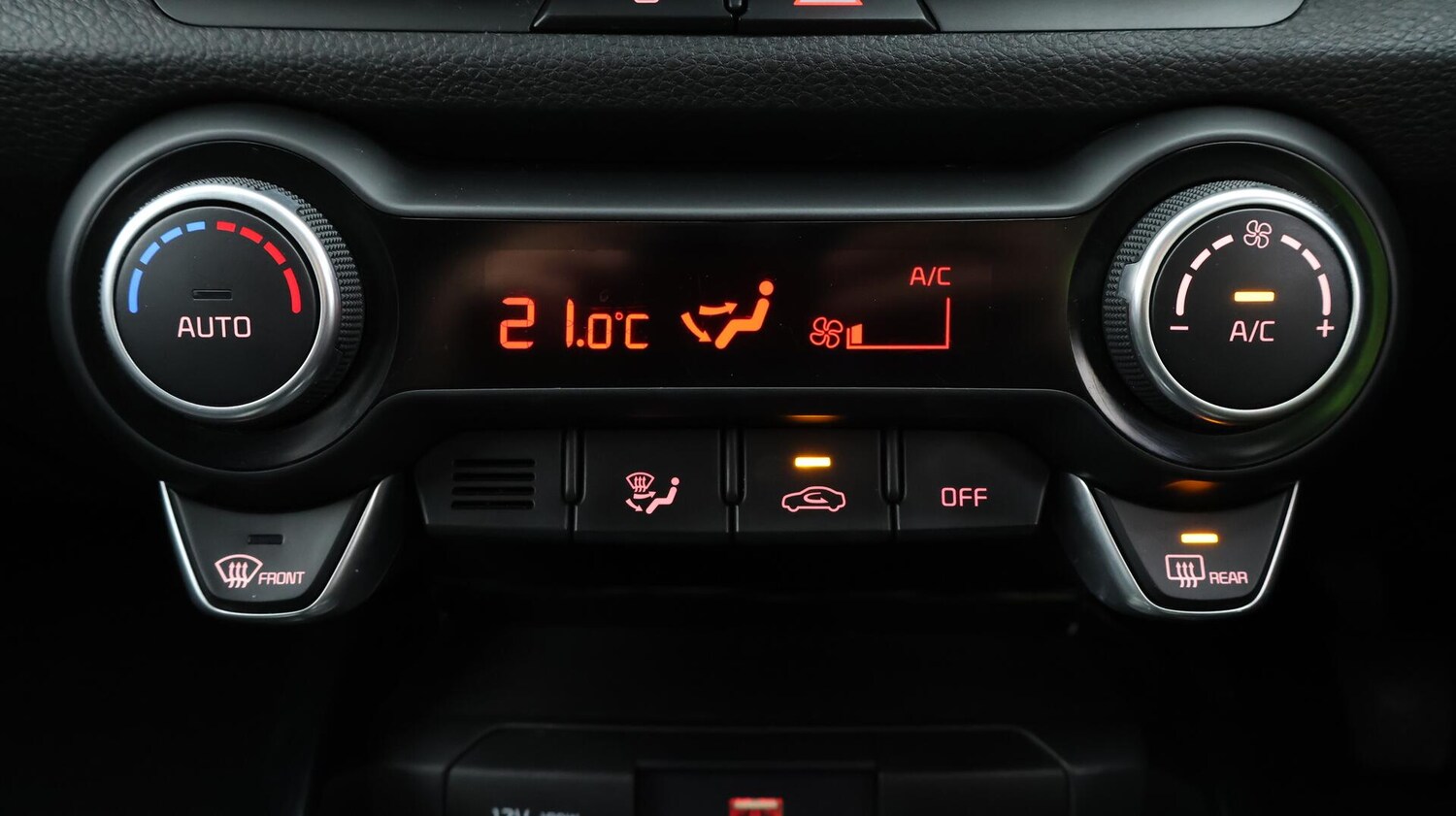 Used Kia Stonic 2022 for sale - 76152554: Photo 13