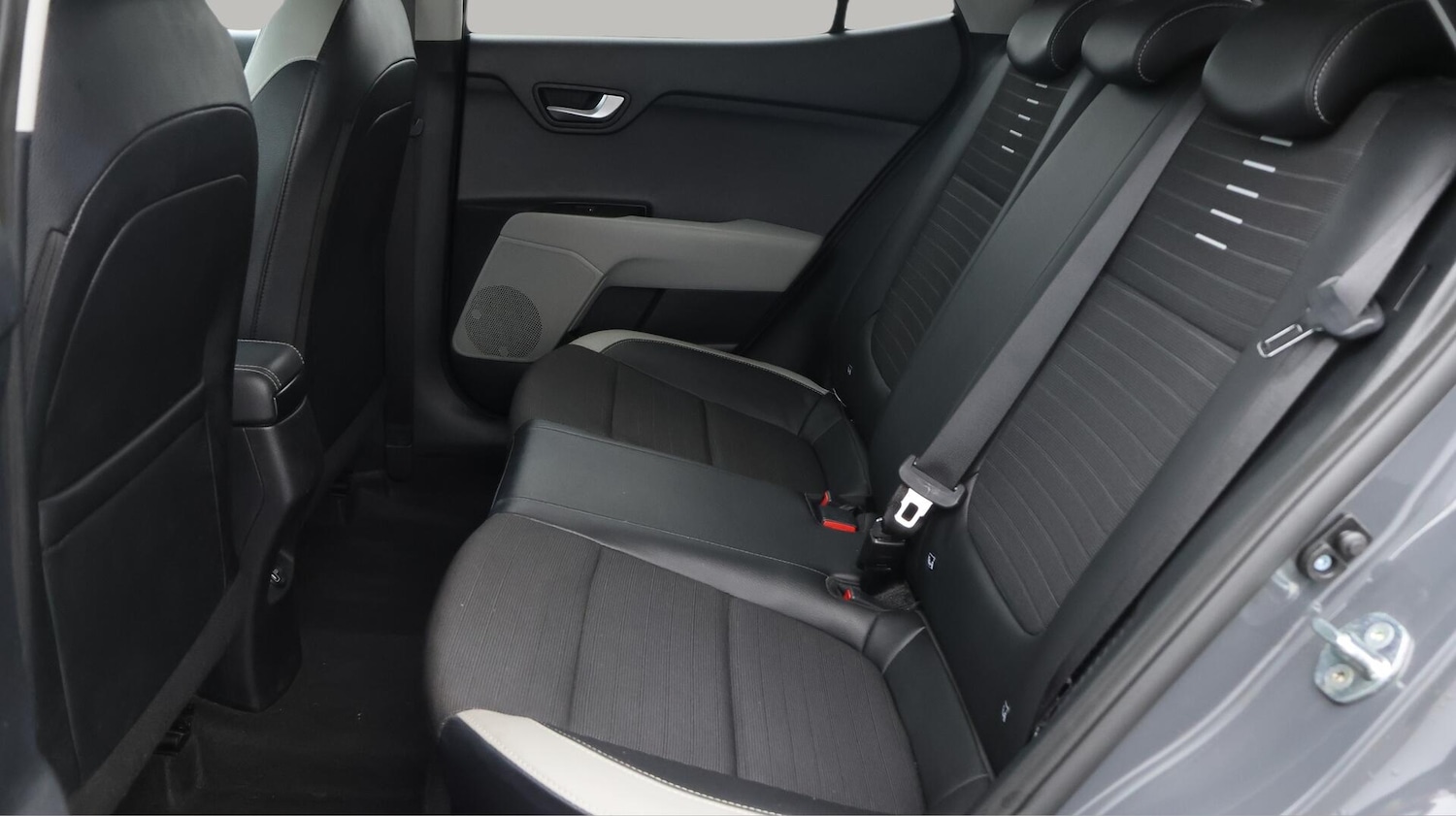 Used Kia Stonic 2022 for sale - 76152554: Photo 17