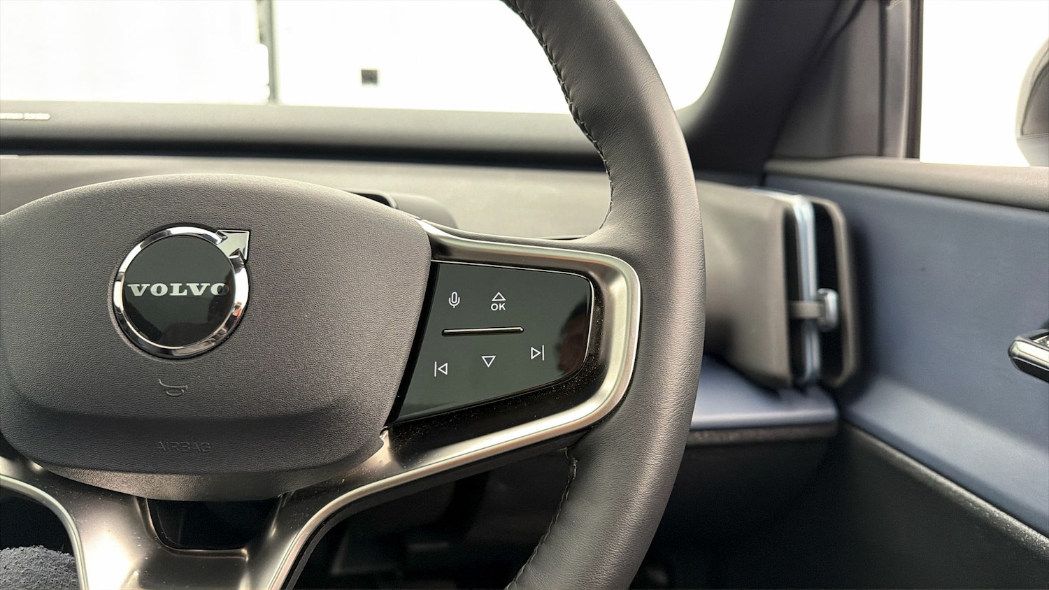 Used Volvo EX30 2024 for sale - 77996898: Photo 24