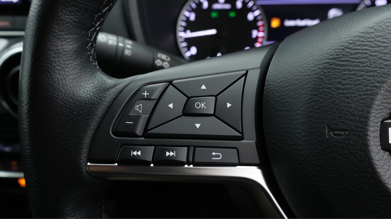 Used Nissan Juke 2023 for sale - 76349810: Photo 24