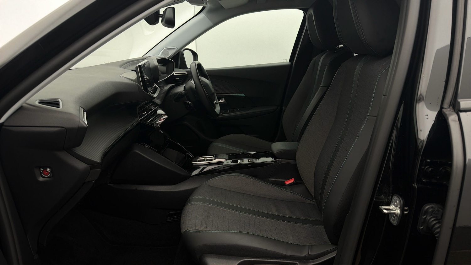 Used Peugeot 2008 2022 for sale - 77963709: Photo 13