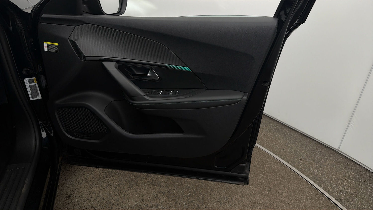 Used Peugeot 2008 2022 for sale - 77963709: Photo 14