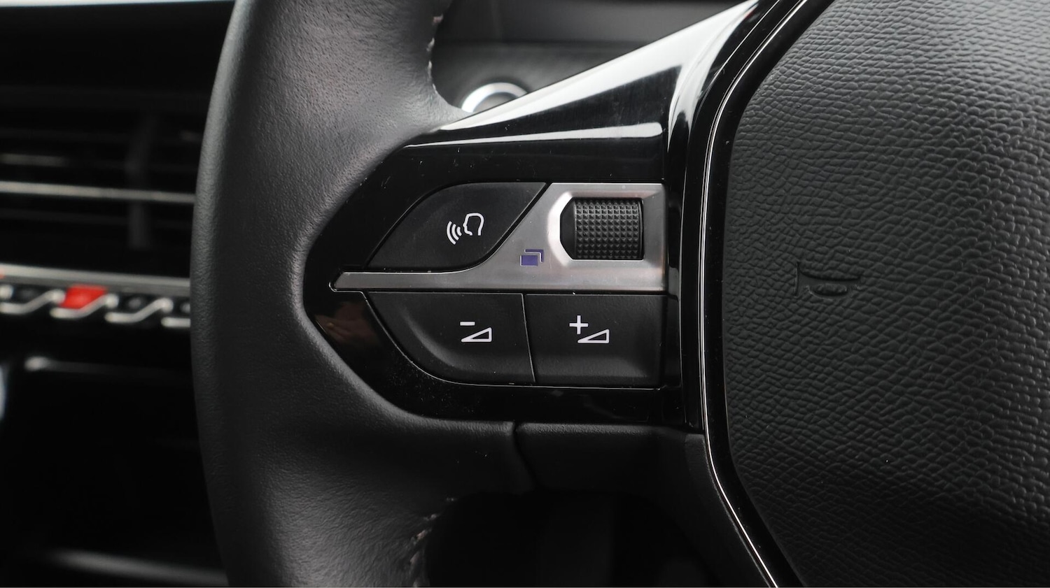 Used Peugeot 2008 for sale - 76499950: Photo 25