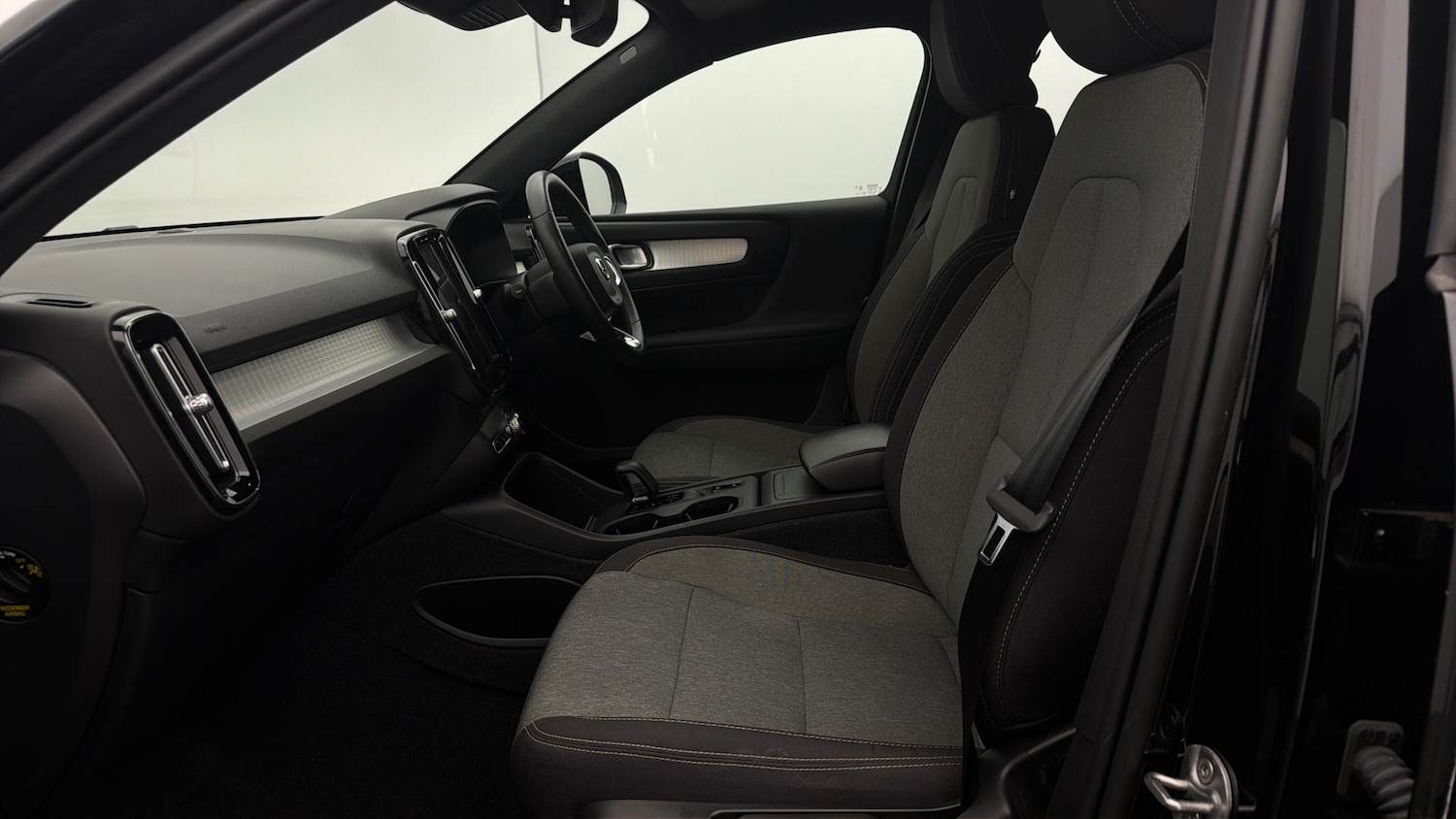 Used Volvo XC40 2023 for sale - 78106566: Photo 13