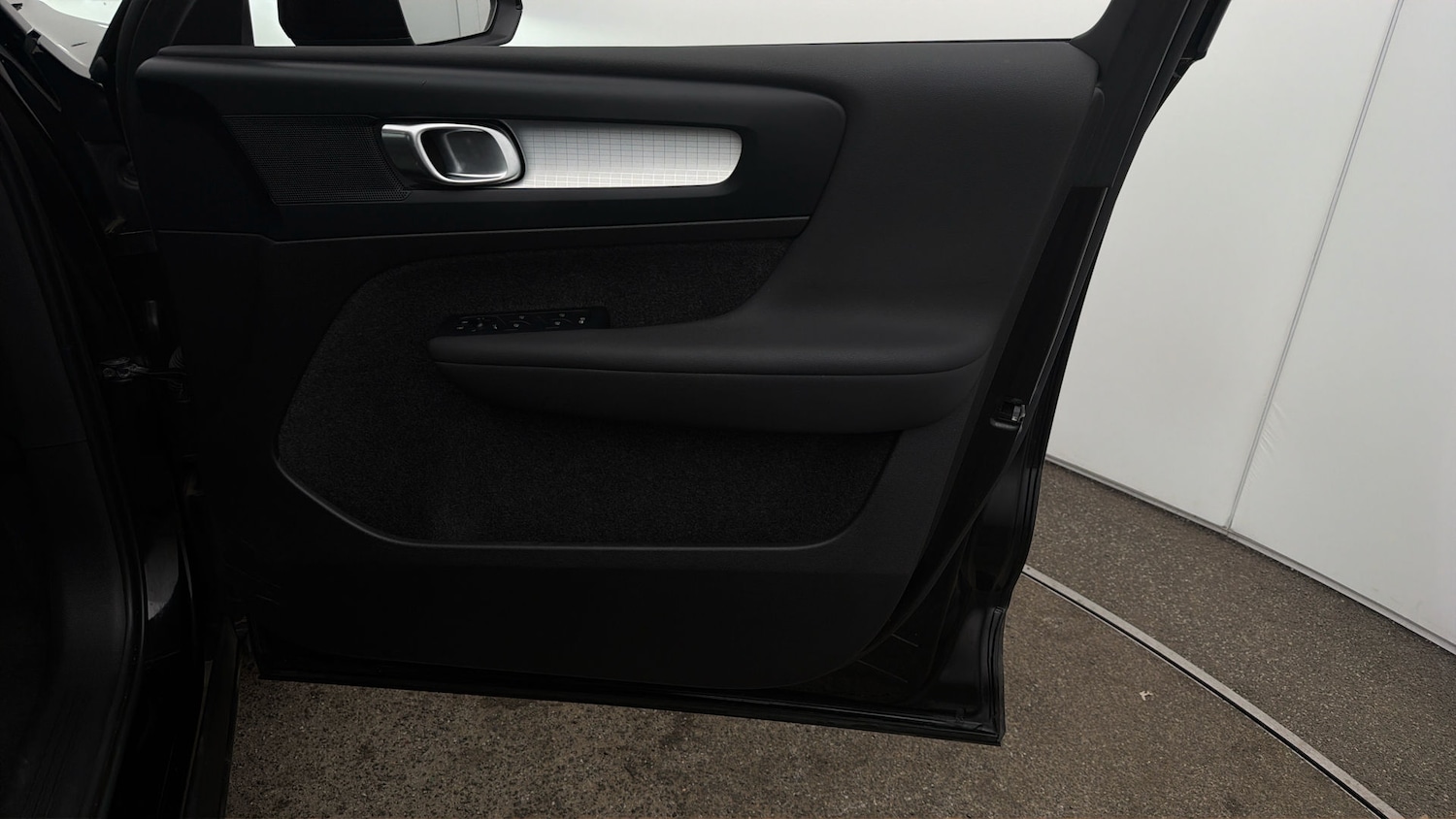 Used Volvo XC40 2023 for sale - 78106566: Photo 14