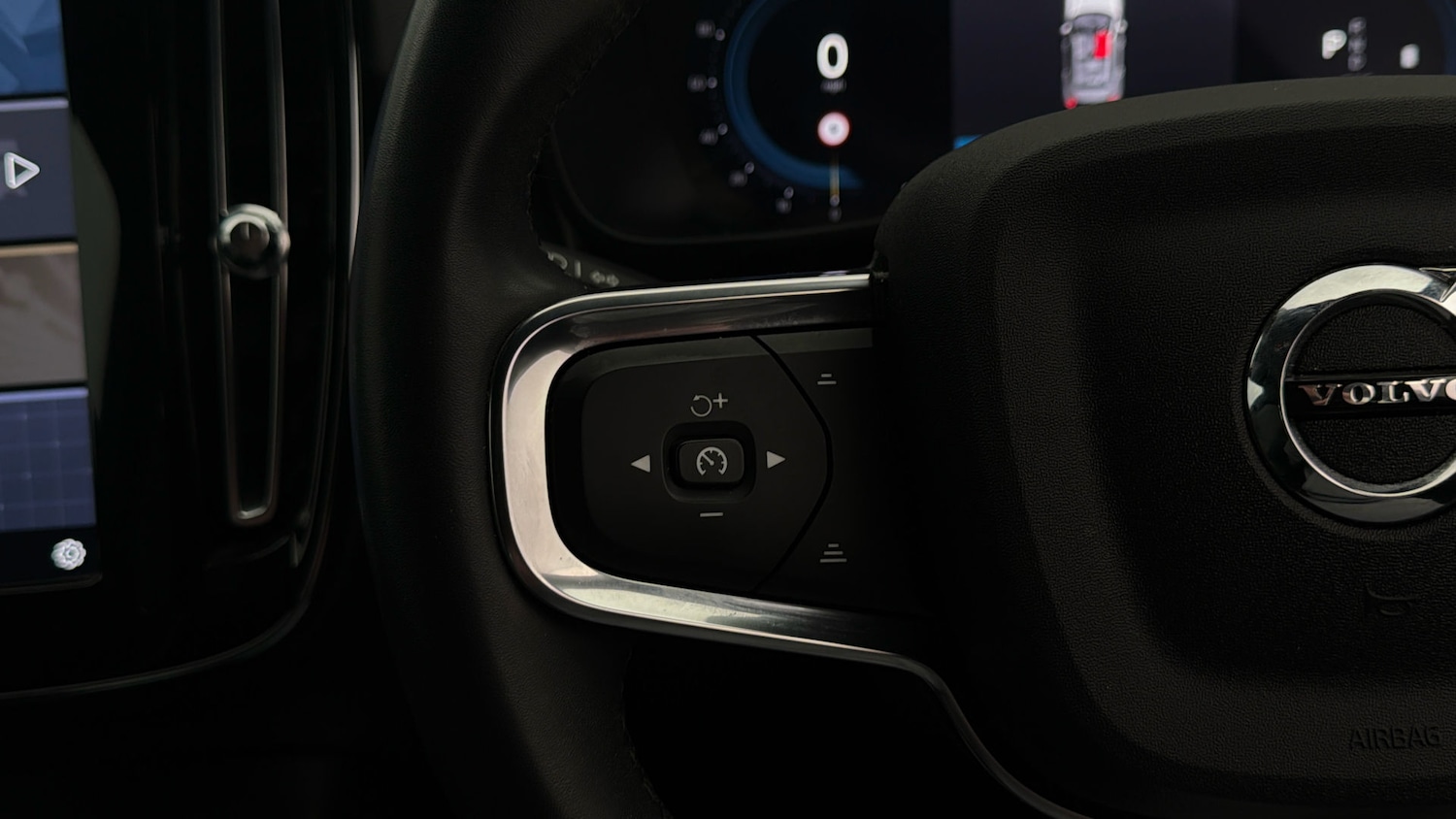 Used Volvo XC40 2023 for sale - 78106566: Photo 23