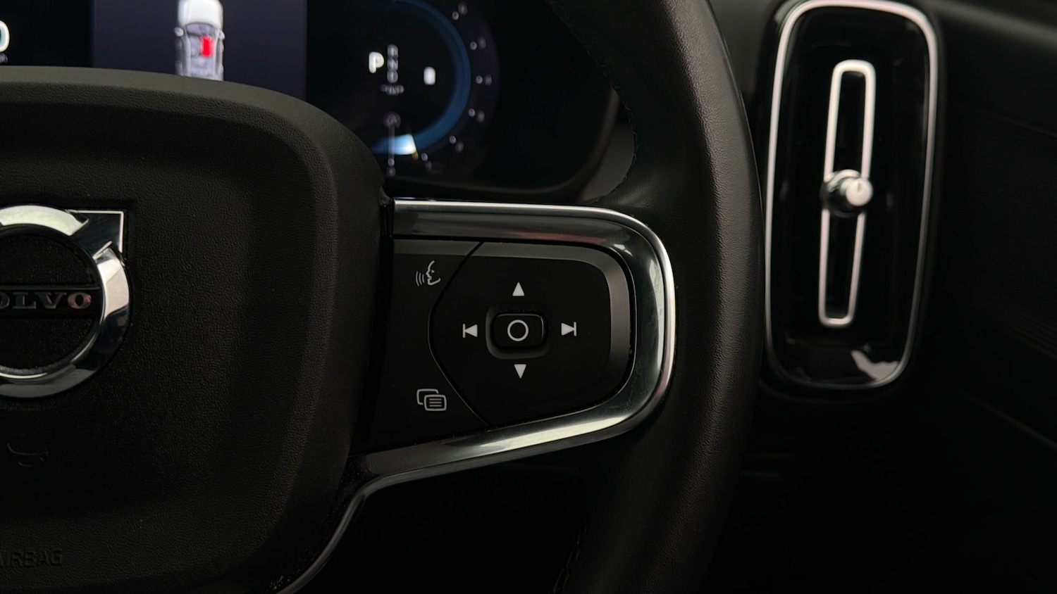 Used Volvo XC40 2023 for sale - 78106566: Photo 24