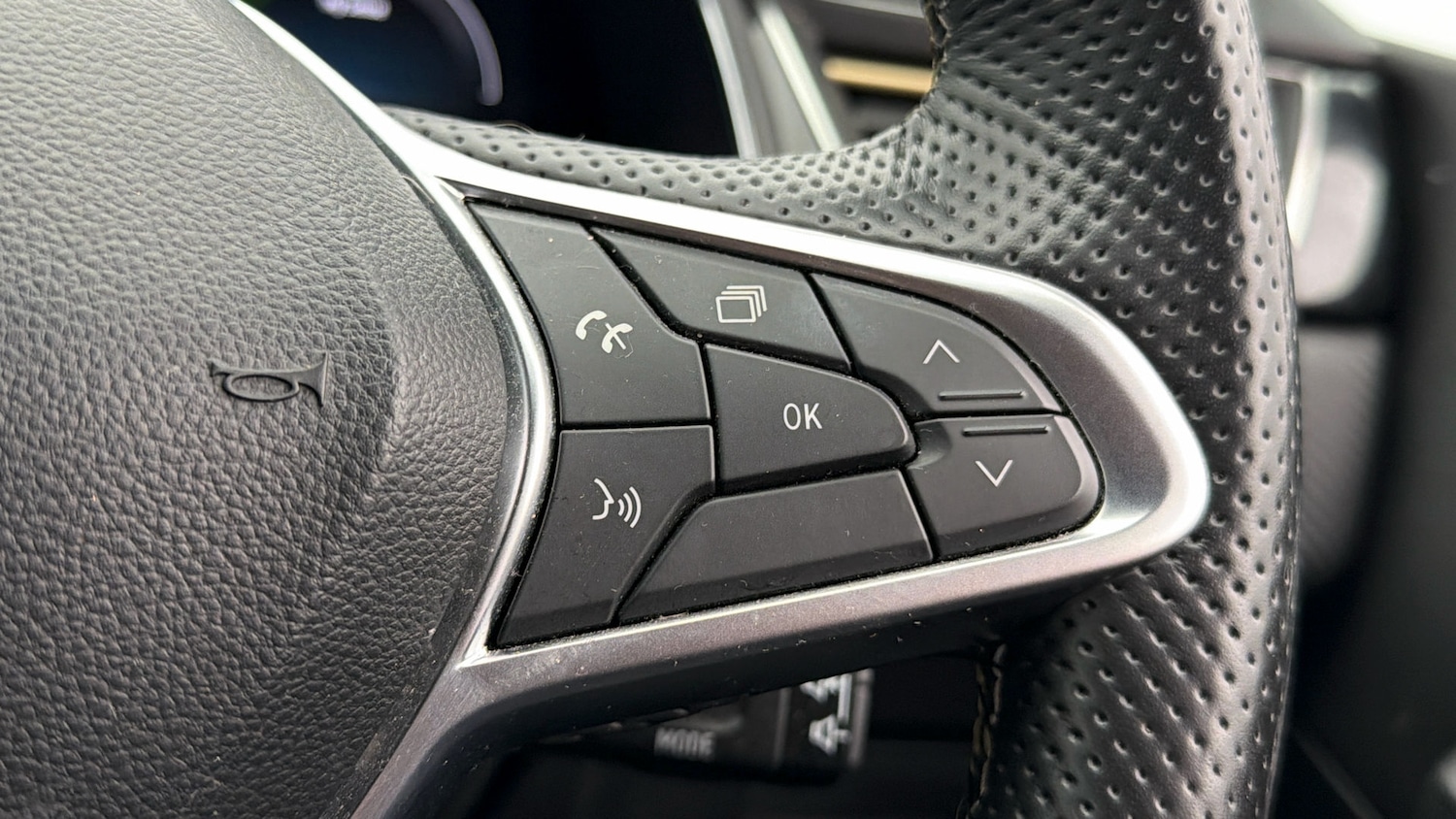 Used Renault Captur 2023 for sale - 78183119: Photo 24