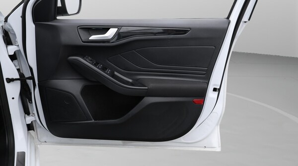 Used Ford Focus 2023 for sale - 76137802: Photo 16