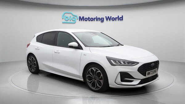 Used Ford Focus 2023 for sale - 76137802: Photo 2