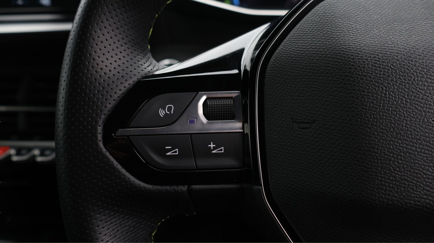 Used Peugeot 2008 2022 for sale - 77182217: Photo 23