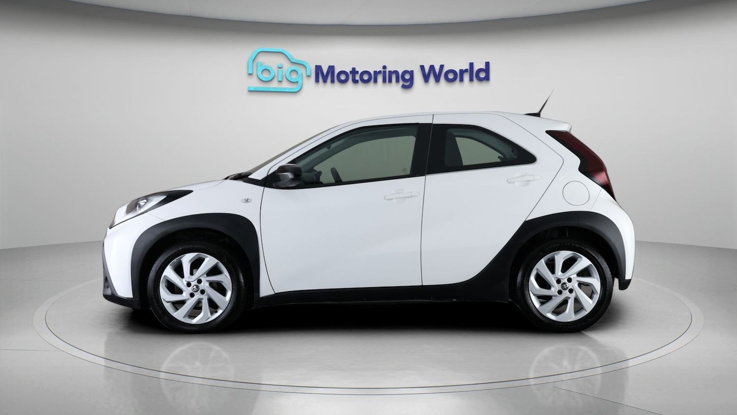 Used Toyota Aygo X 2022 for sale - 77677360: Photo 4