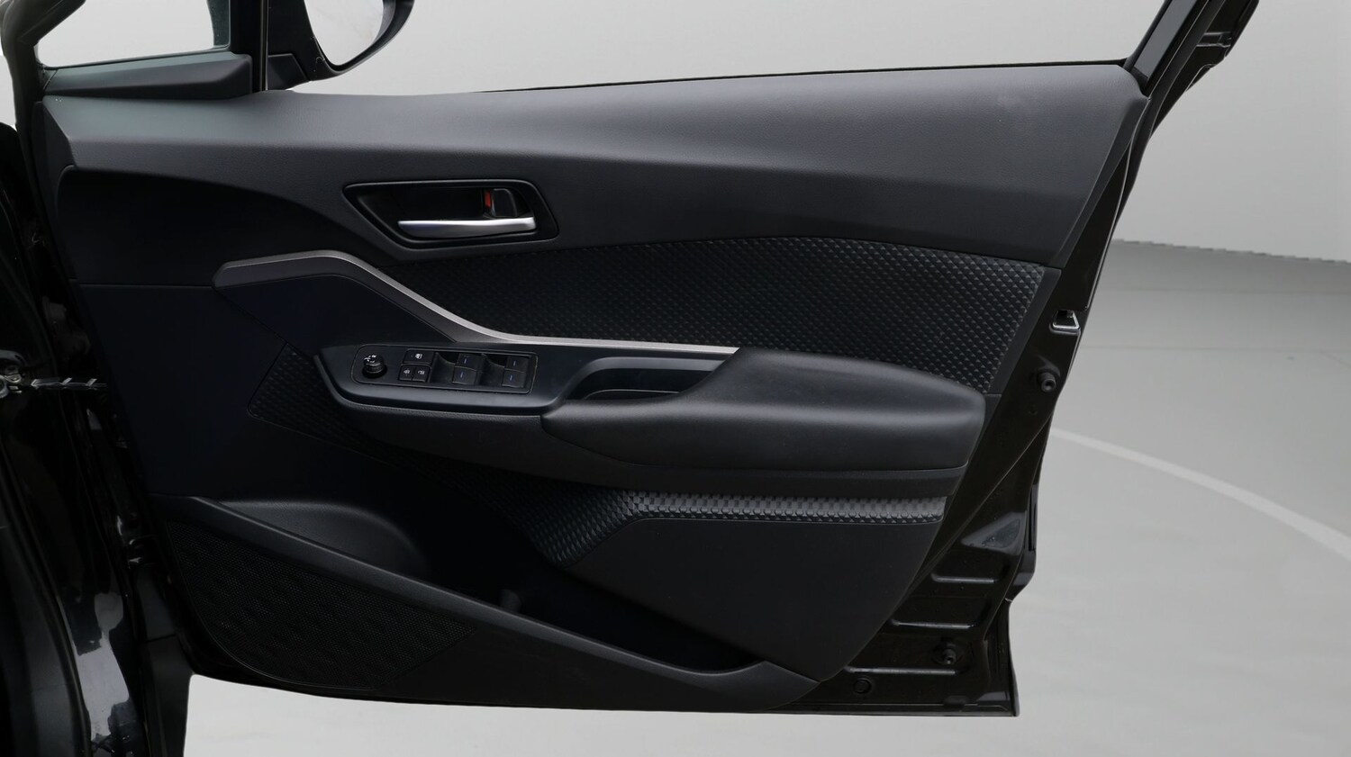 Used Toyota C-HR for sale - 77431771: Photo 15