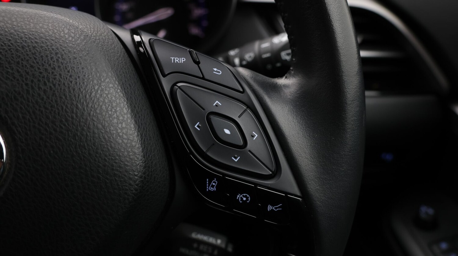 Used Toyota C-HR for sale - 77431771: Photo 24