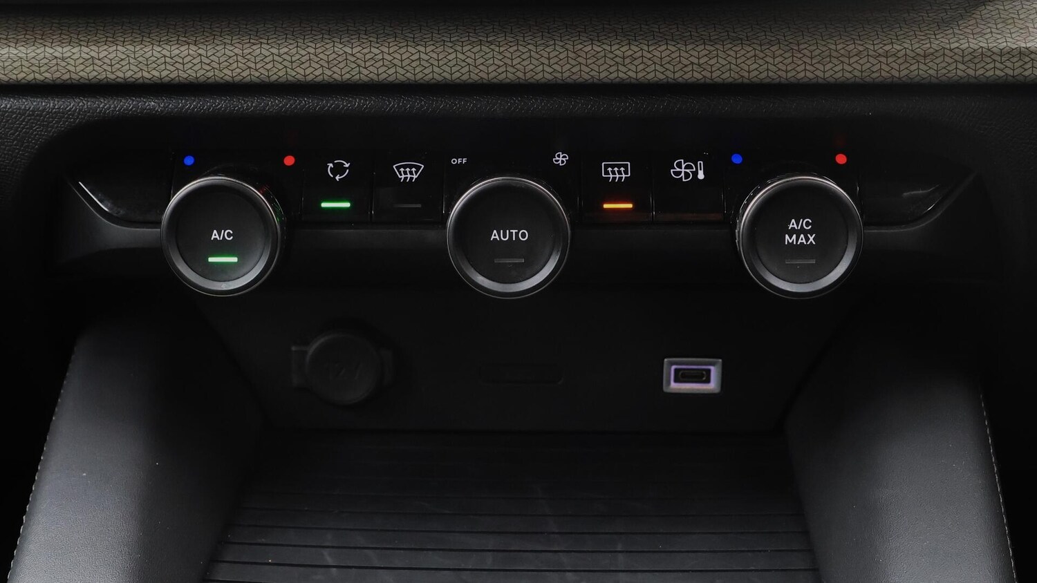 Used Citroen C5 X 2023 for sale - 76522414: Photo 13