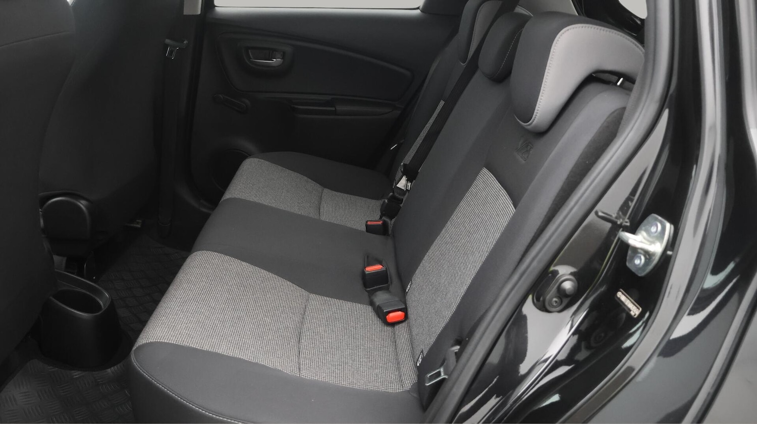 Used Toyota Yaris 2020 for sale - 76592846: Photo 17