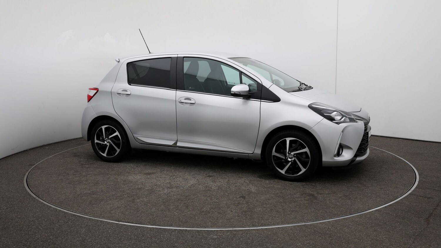 Used Toyota Yaris 2020 for sale - 76809585: Photo 38