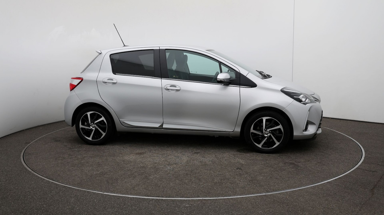 Used Toyota Yaris 2020 for sale - 76809585: Photo 40