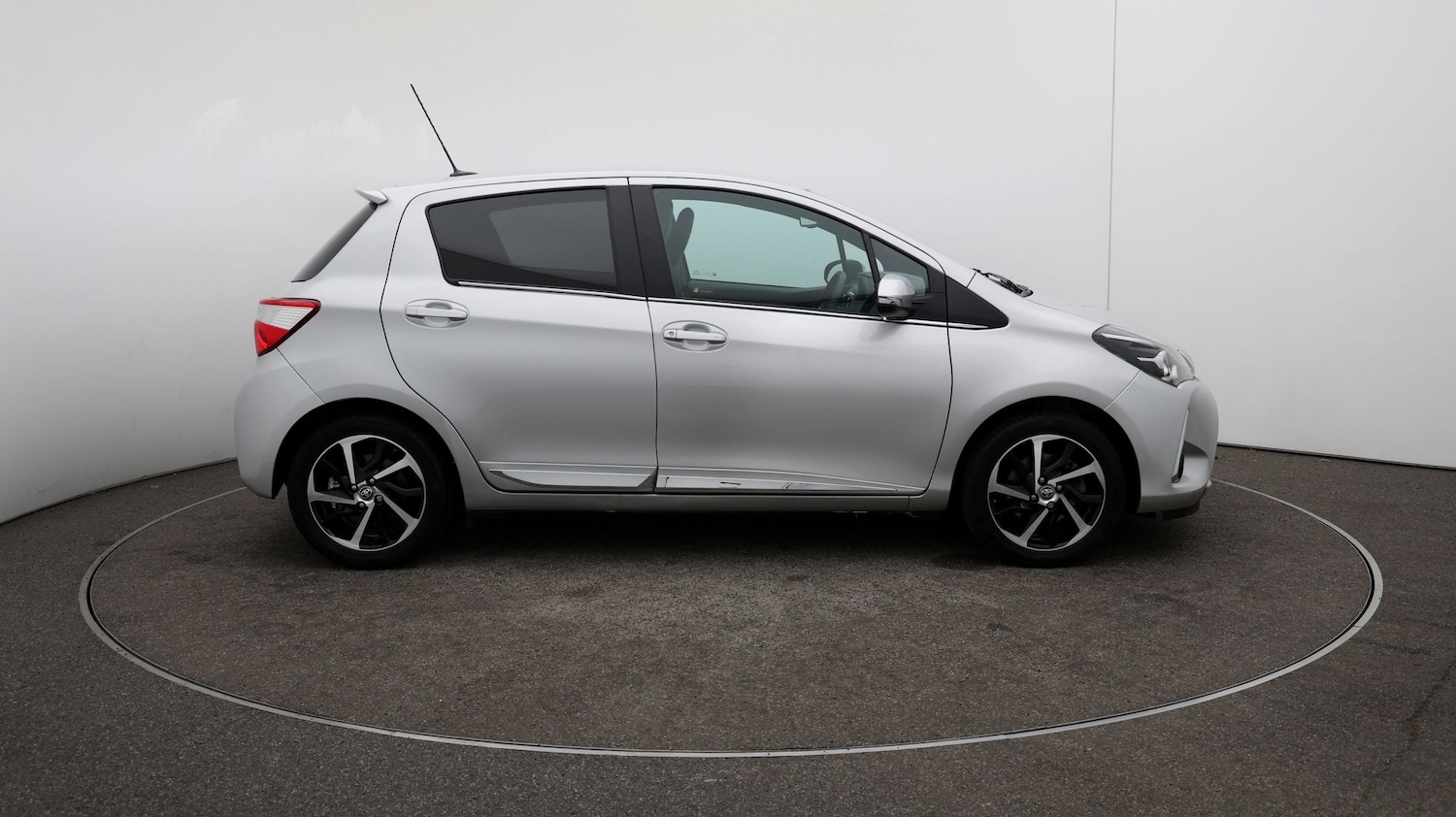 Used Toyota Yaris 2020 for sale - 76809585: Photo 41