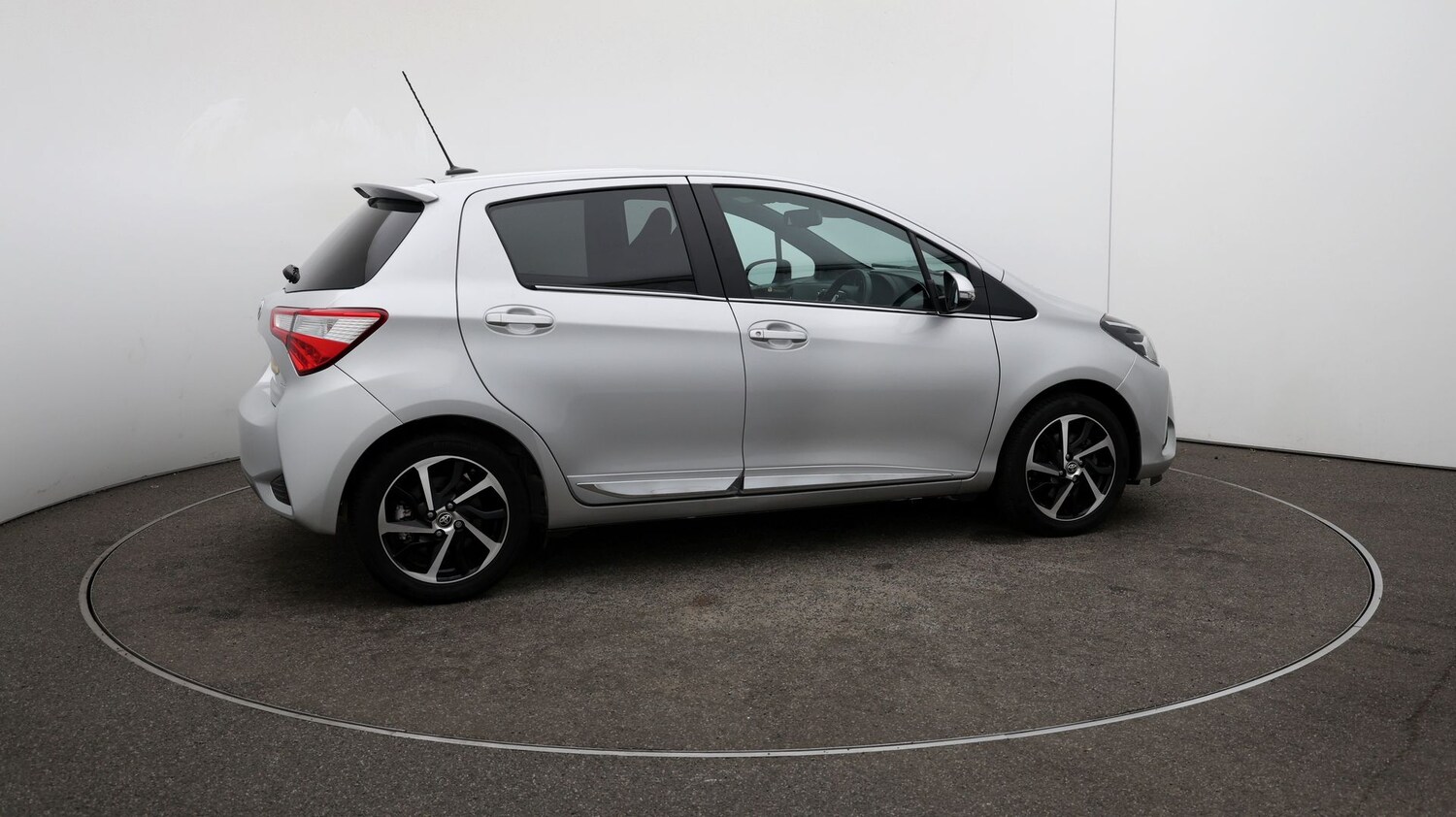 Used Toyota Yaris 2020 for sale - 76809585: Photo 43