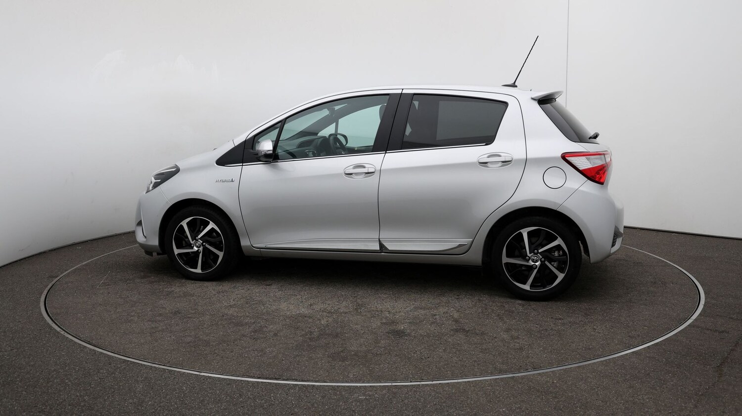 Used Toyota Yaris 2020 for sale - 76809585: Photo 50