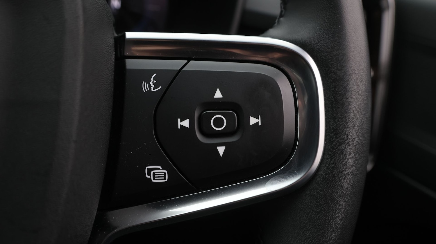 Used Volvo XC40 2021 for sale - 77669149: Photo 24