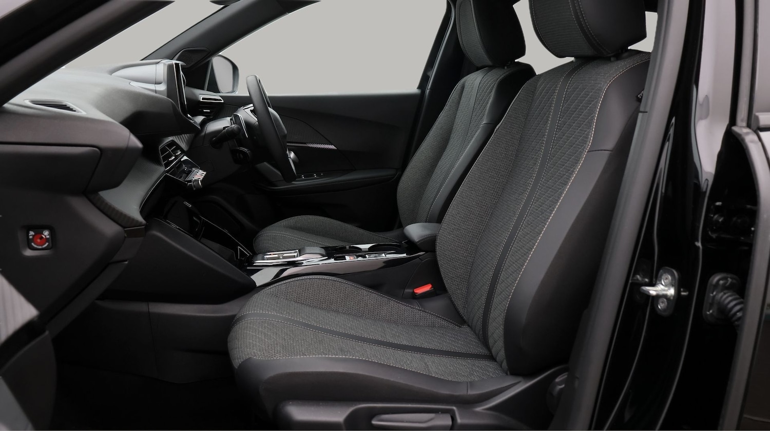 Used Peugeot 2008 2025 for sale - 77618085: Photo 14