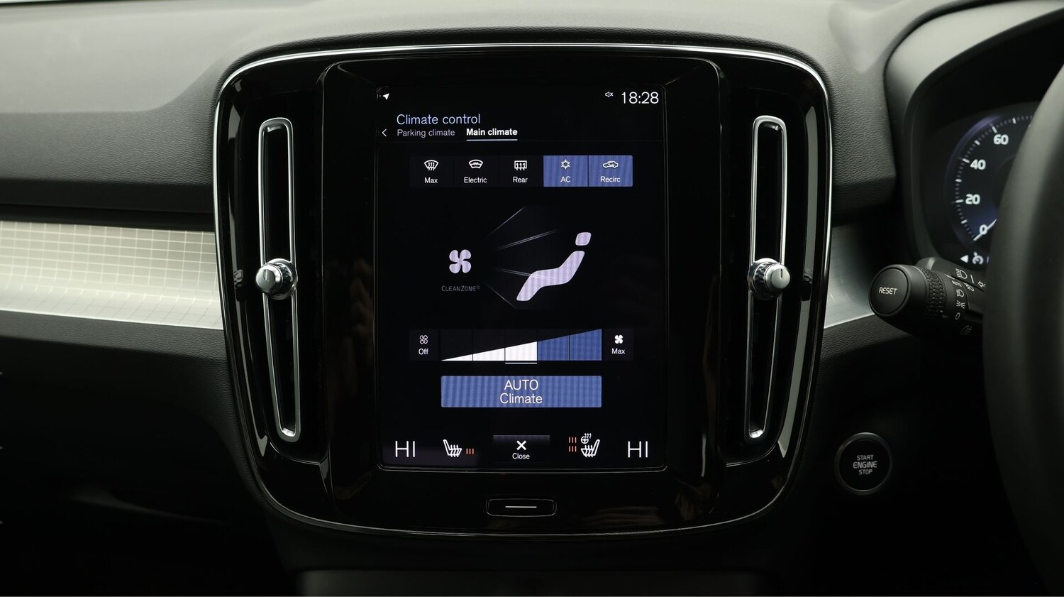 Used Volvo XC40 2022 for sale - 77182080: Photo 12