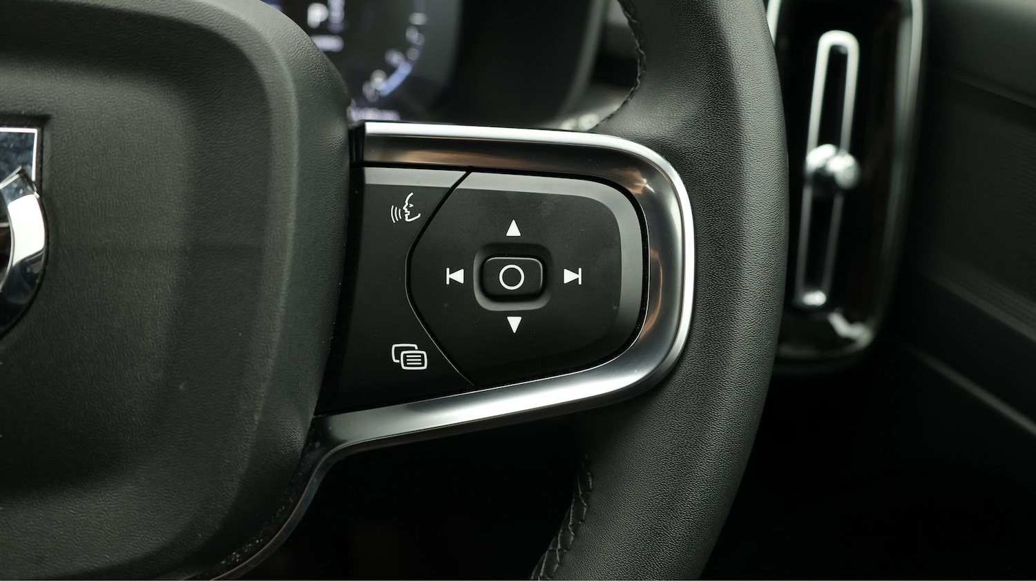 Used Volvo XC40 2022 for sale - 77182080: Photo 20