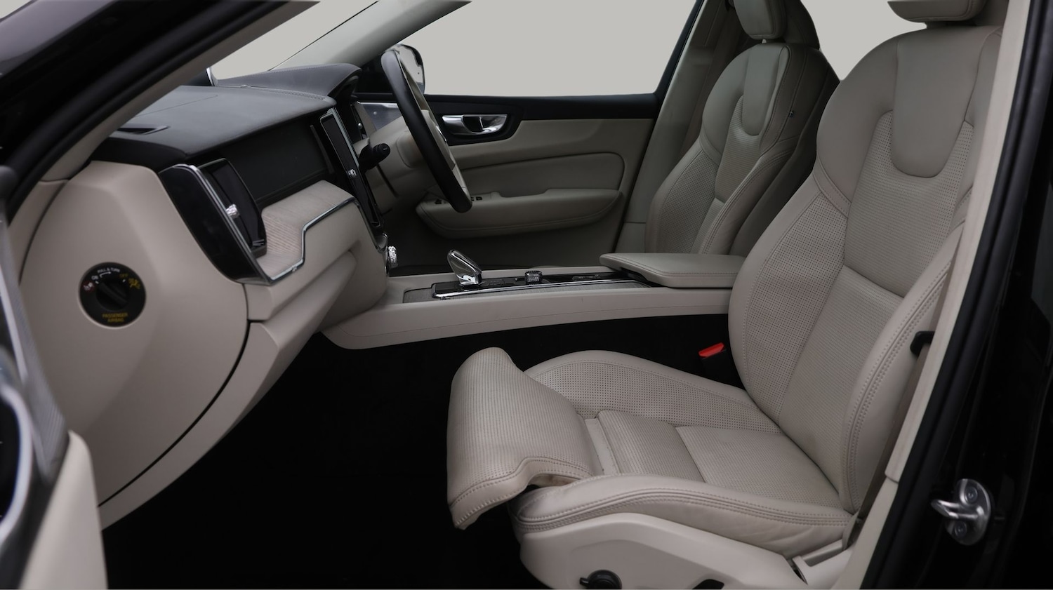 Used Volvo XC60 2022 for sale - 77669144: Photo 14