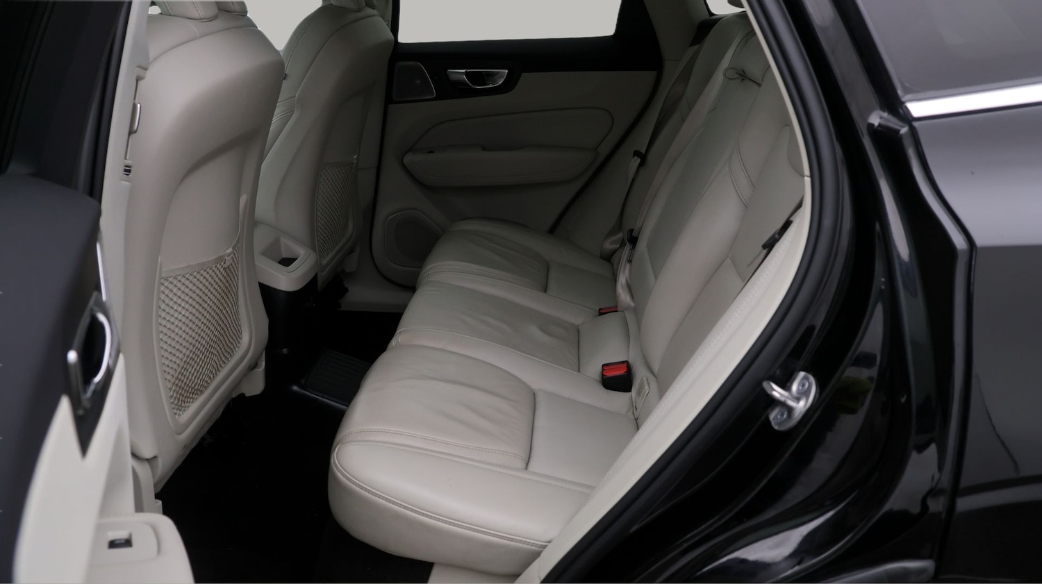 Used Volvo XC60 2022 for sale - 77669144: Photo 16