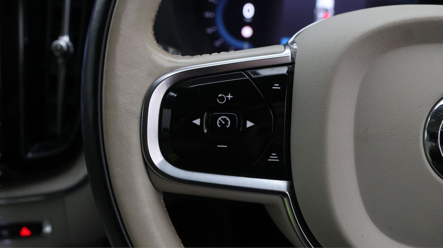 Used Volvo XC60 2022 for sale - 77669144: Photo 23