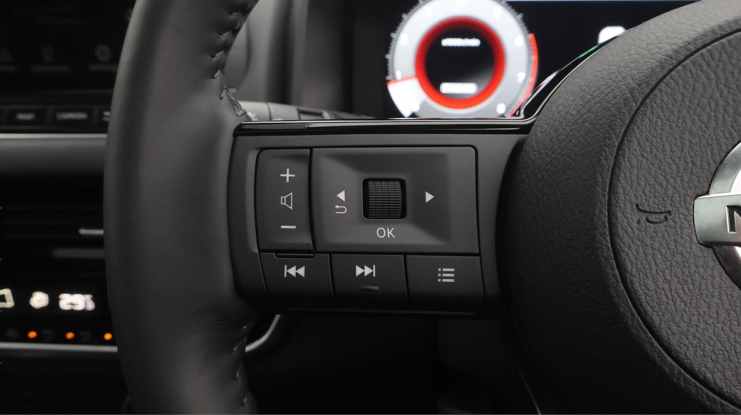 Used Nissan Qashqai for sale - 76728087: Photo 23