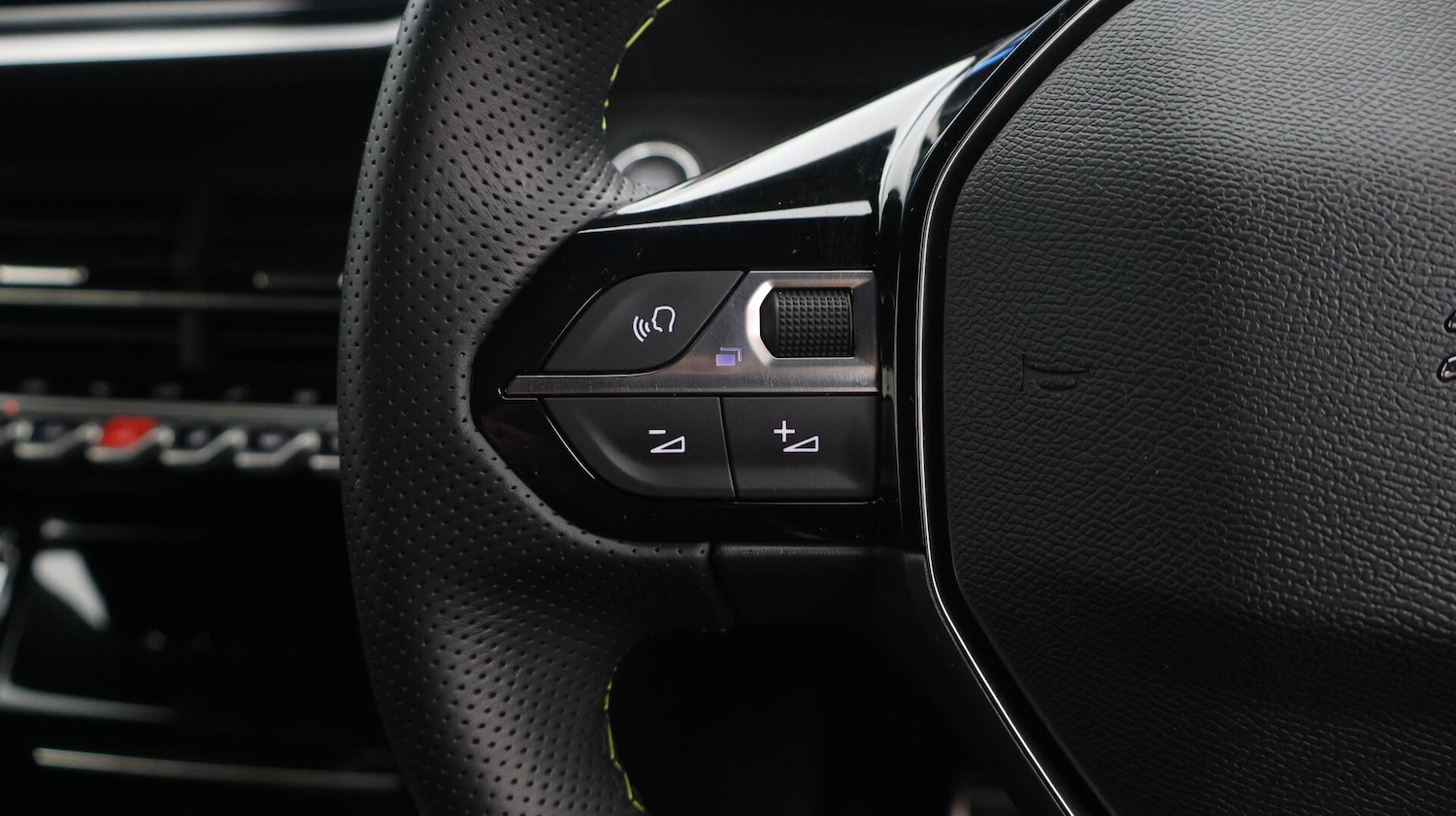 Used Peugeot 2008 2023 for sale - 76573660: Photo 24