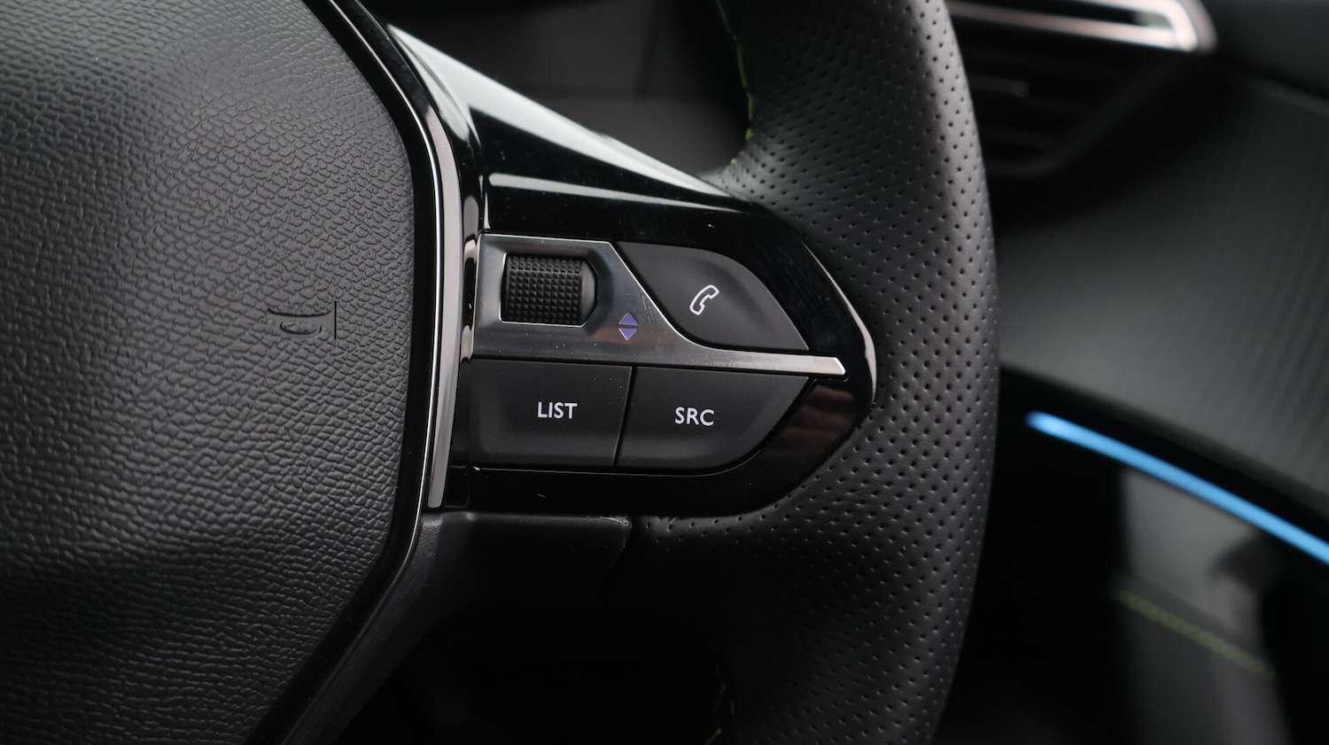 Used Peugeot 2008 2023 for sale - 76573660: Photo 25