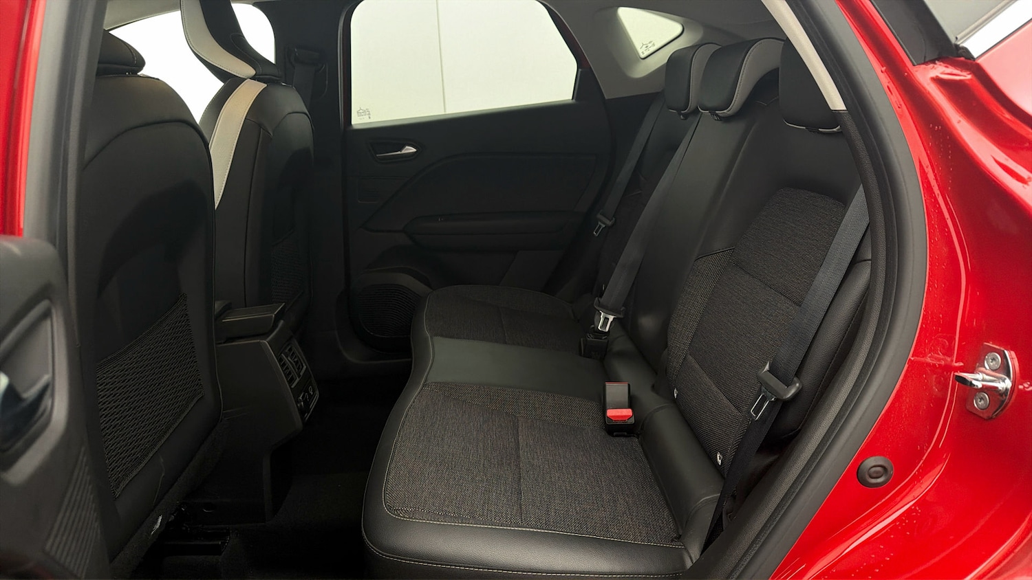 Used Renault Captur 2023 for sale - 77962460: Photo 15