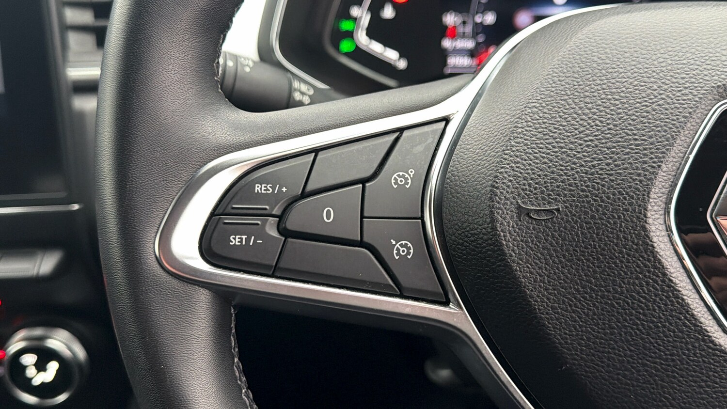 Used Renault Captur 2023 for sale - 77962460: Photo 22