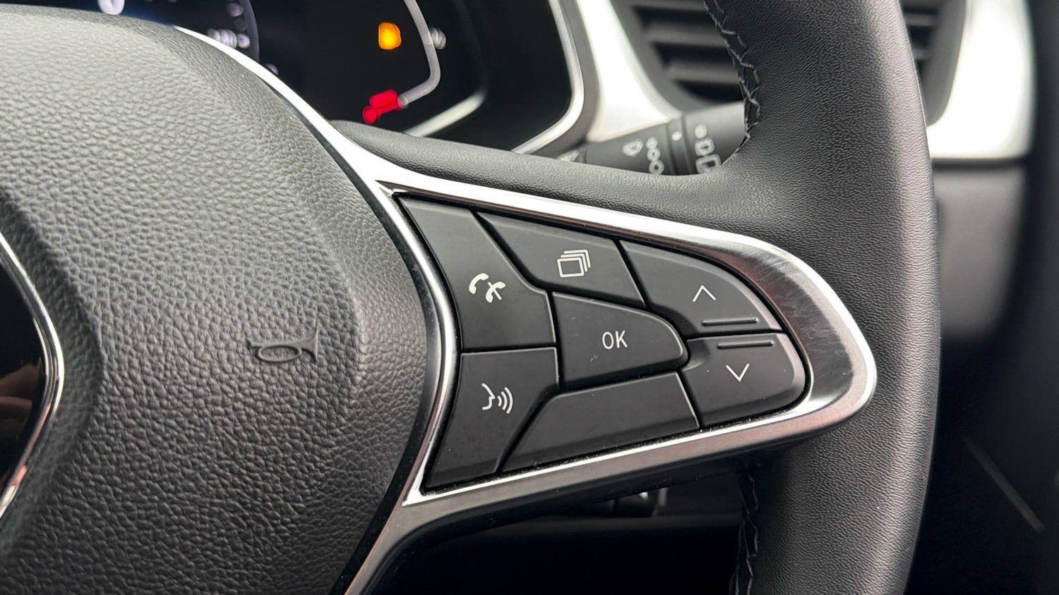 Used Renault Captur 2023 for sale - 77962460: Photo 23