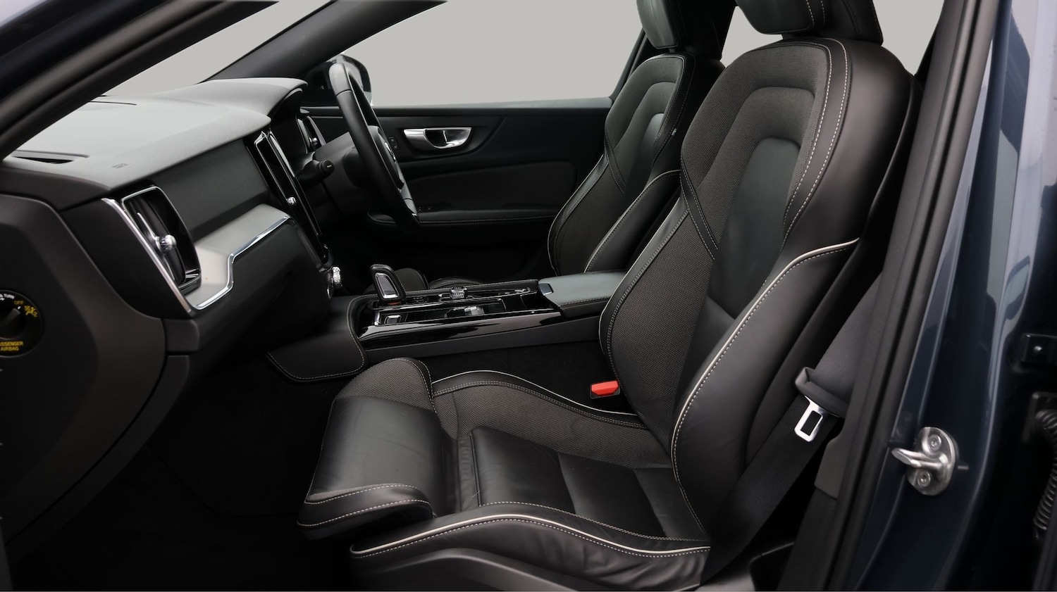 Used Volvo V60 2022 for sale - 77797099: Photo 14