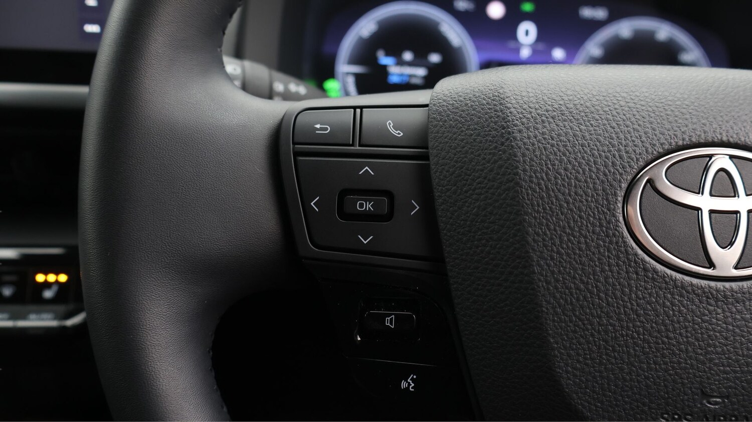 Used Toyota C-HR 2025 for sale - 77181820: Photo 23