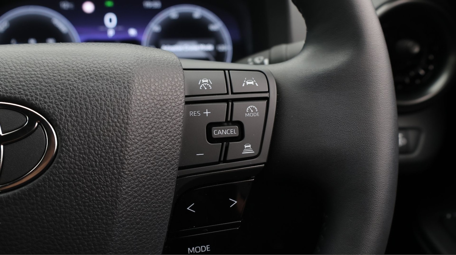 Used Toyota C-HR 2025 for sale - 77181820: Photo 24