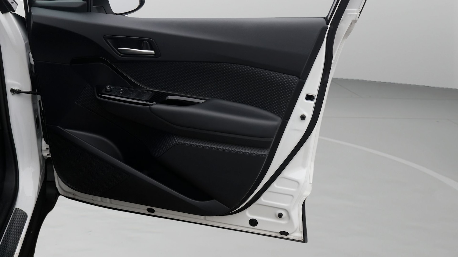 Used Toyota C-HR 2023 for sale - 77282553: Photo 15