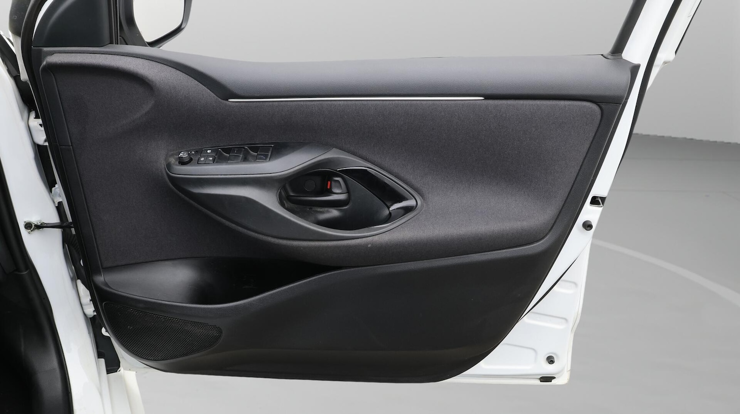 Used Toyota Yaris 2024 for sale - 76072716: Photo 16