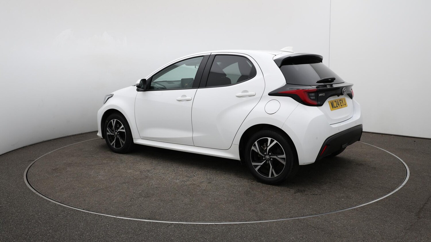 Used Toyota Yaris 2024 for sale - 76072716: Photo 35