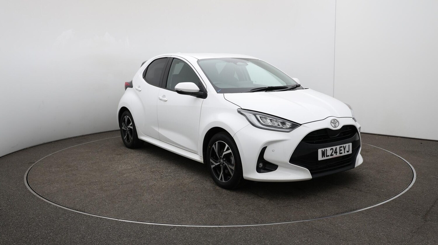 Used Toyota Yaris 2024 for sale - 76072716: Photo 43