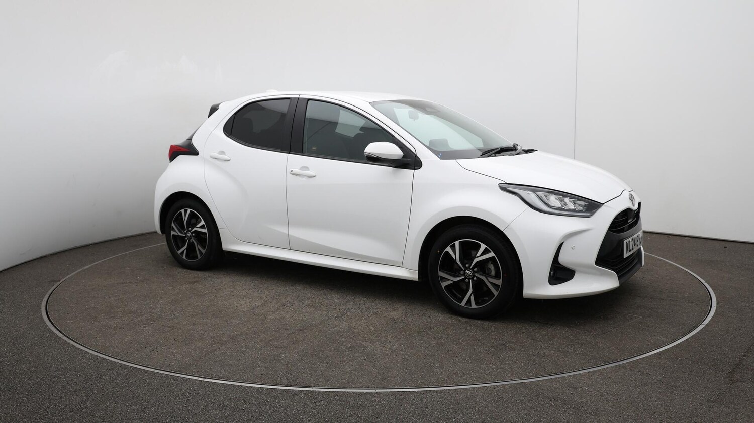 Used Toyota Yaris 2024 for sale - 76072716: Photo 45