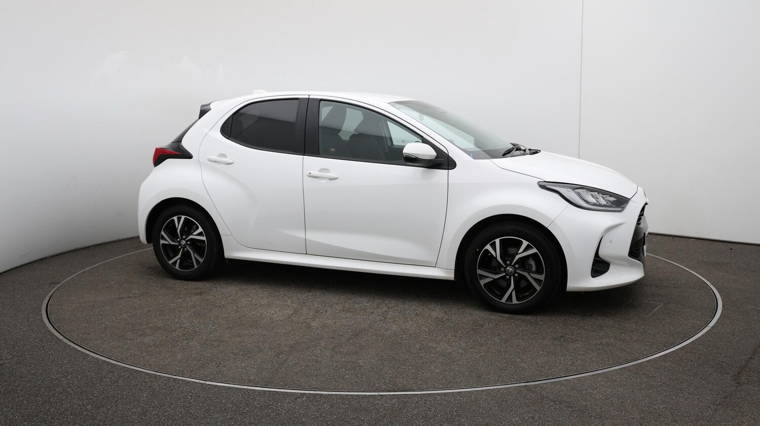 Used Toyota Yaris 2024 for sale - 76072716: Photo 46